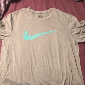 Men’s Nike dry fit shirt